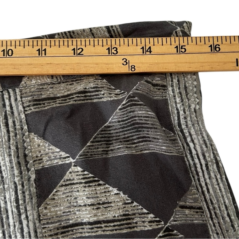 Earthbound TradingCompany Women’s Grey‎ Geometric Print Flare Leg Pants Sz XXL - Picture 3 of 7